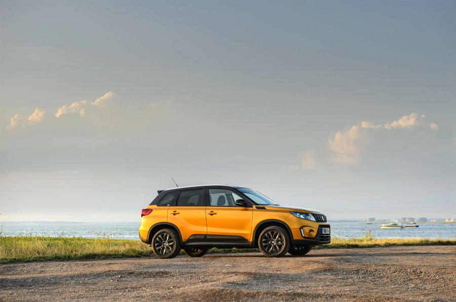  Suzuki Vitara SZ5 with Accessories 2019 года  (UK) (фото 26 из 27)